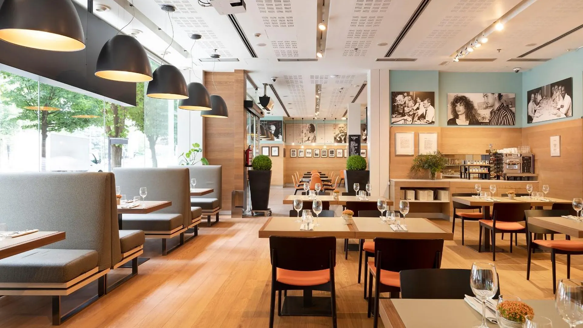 Hotel Zinema7 Σαν Σεμπαστιάν 4*,